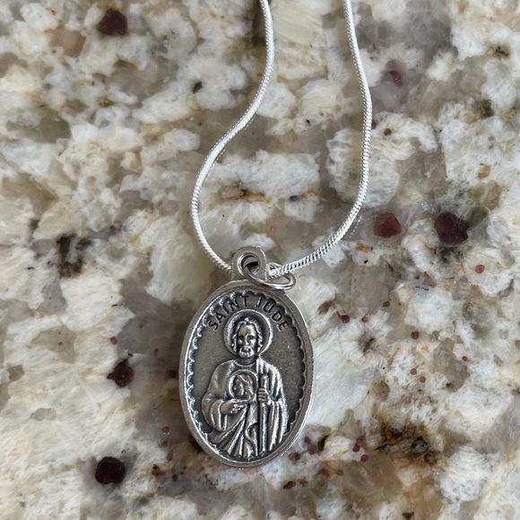 A St Jude medal CHARITY - Picture 3 of 4